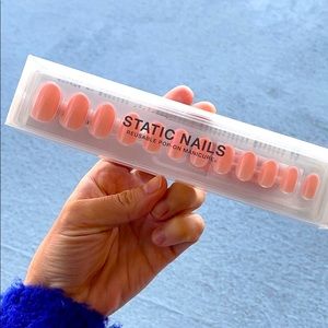 Static Nails